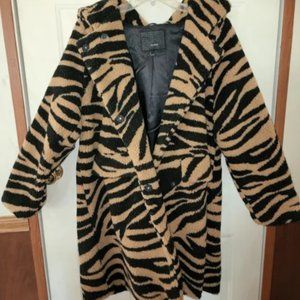 STEVE MADDEN Chic! Fuzzy Tiger Coat